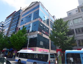 이번 현장은 손님이 컴퓨터 사용시 CPU 온도 급상승(100℃)으로 잦은 끊김 발생과 함께 스로틀링 현상도 발생하여기존 CPU 쿨러를 탈착후 확인한 결과 서멀구리스가 상태도 불량하여 기존 서멀제거 및 재도포 작업도 함께 진행했습니다...또한 흡연실 환풍이 잘않된다고하여 흡연실 디퓨져 청소작업도 진행해드렸습니다~~생각보다 작업시간이 많이 걸려서 3일동안 작업했습니다^^~~ <큐닉스 OPEN형 케이스><크라프트 탑클라우드 케이스>  